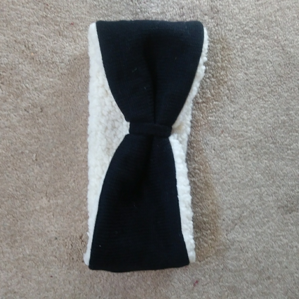 🔥 4/$20 Bearpaw fleece lined headband